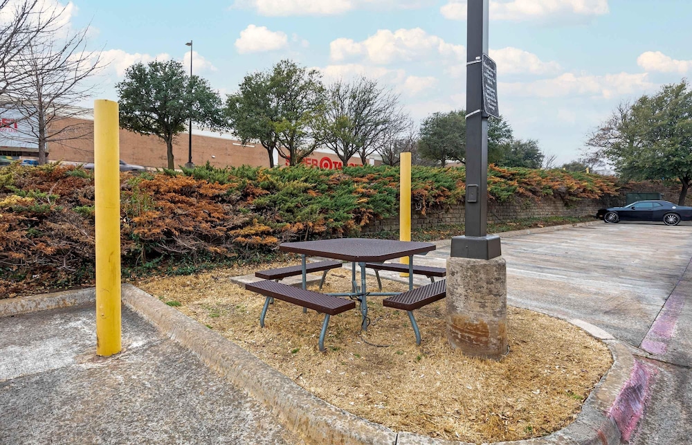 Extended Stay America - Fort Worth - Southwest 42/52