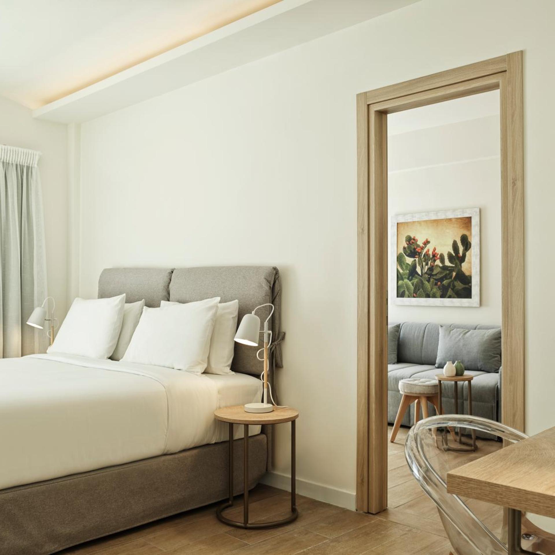Deluxe, Suite, Lateral Side Sea View