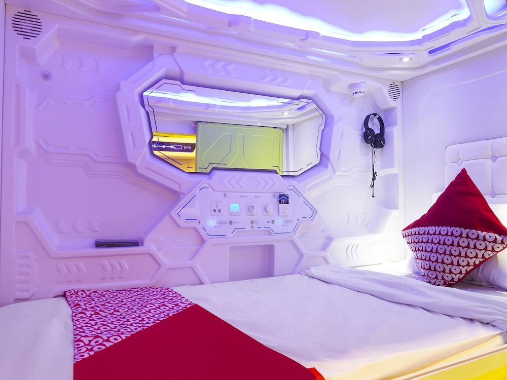 Hotel O Fiducia Capsule Hotel 8/15