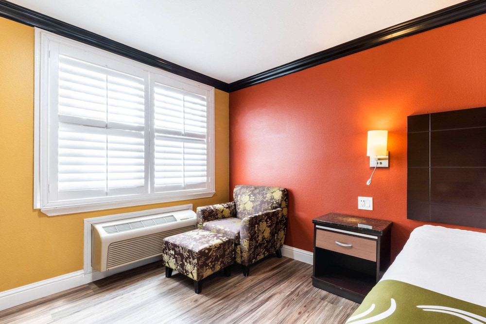 Quality Inn & Suites Sacramento 29/46