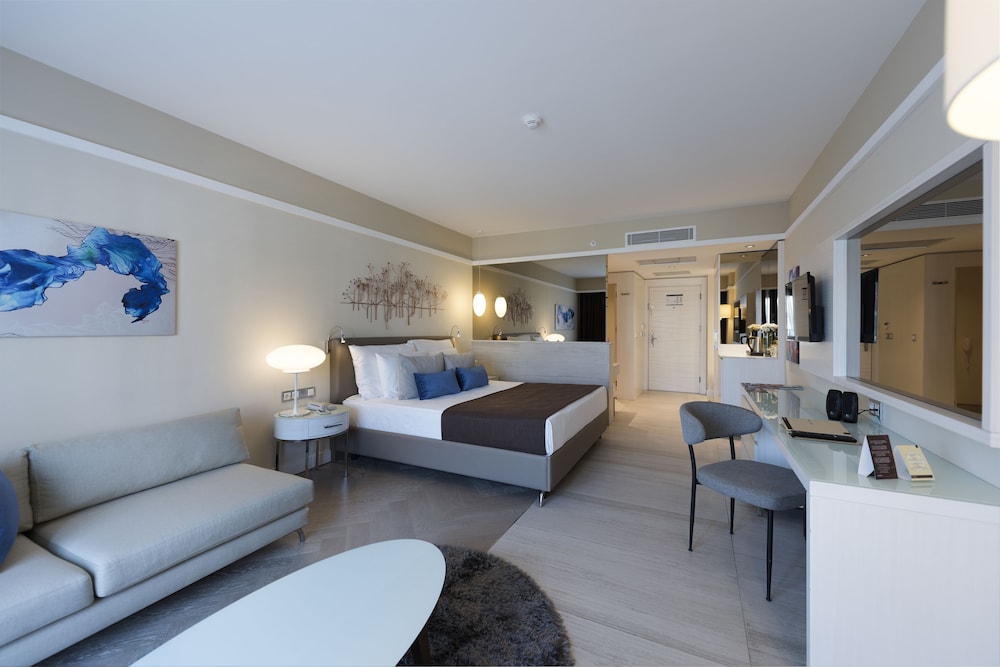 Akra Fethiye Tui Blue Sensatori 40/75