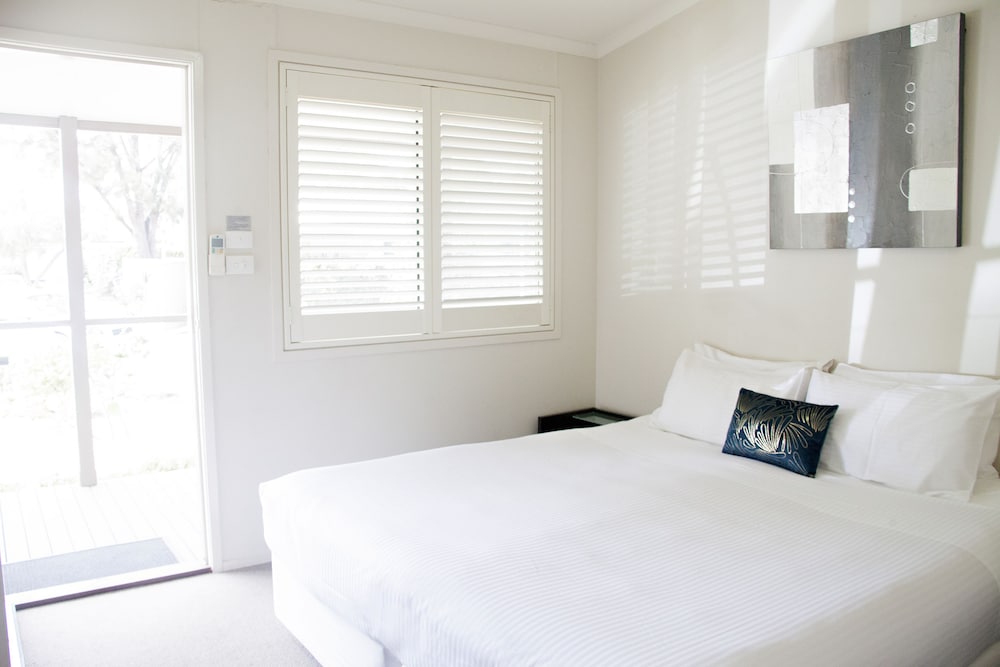 Nepean Shores Riverside Resort & Conference Centre 13/45