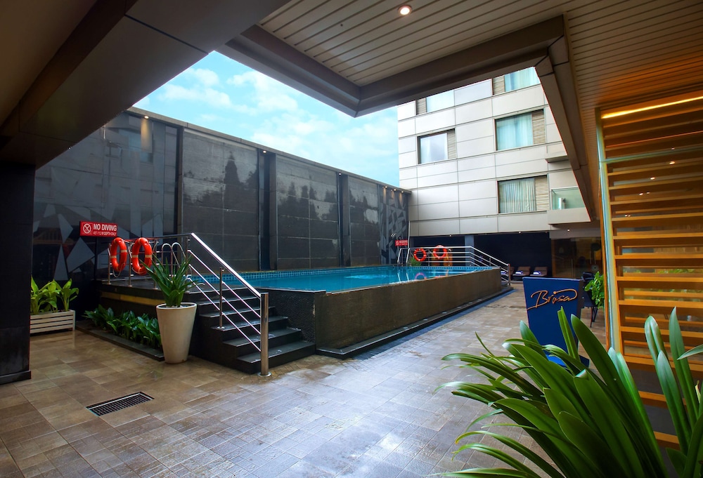 Radisson Blu Hotel Chennai City Centre 40/46