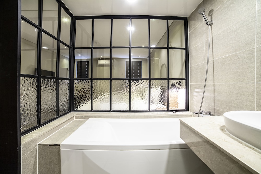 Stay 53 Hotel 46/50