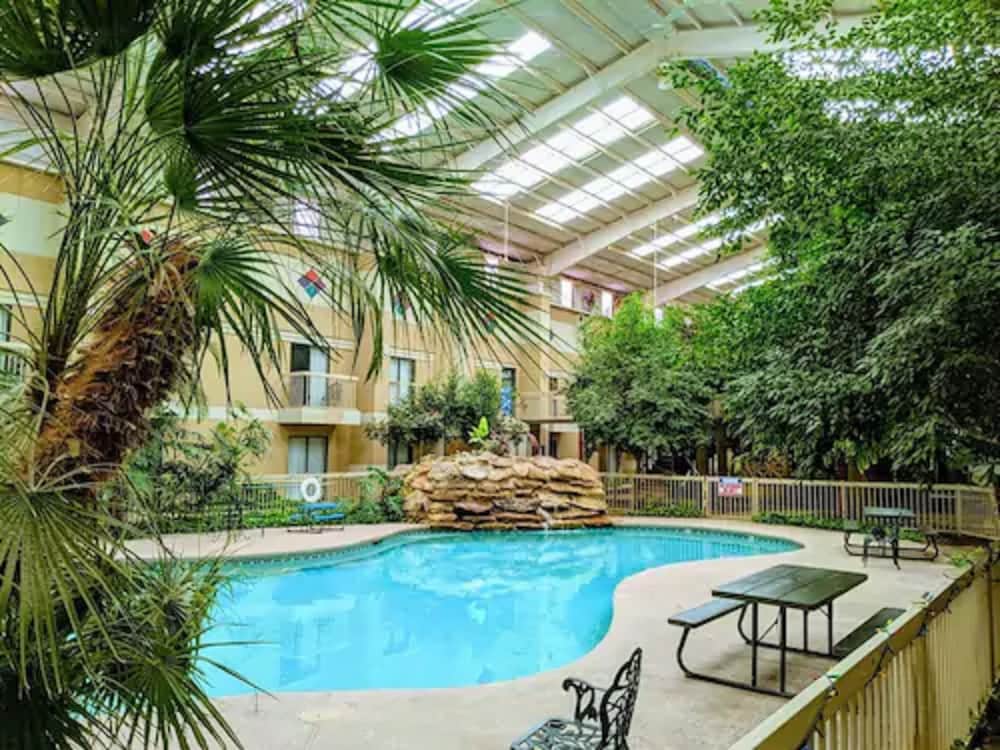 Atrium Inn Fort Stockton 19/21