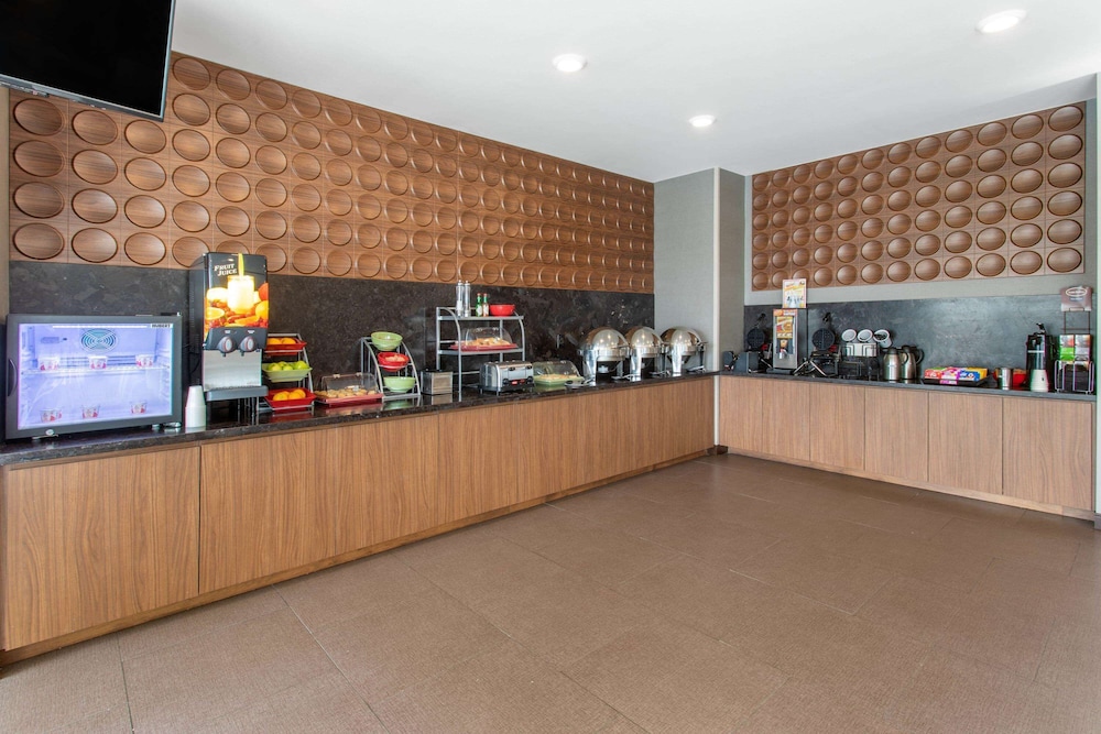 Hawthorn Suites by Wyndham Loveland 5/43