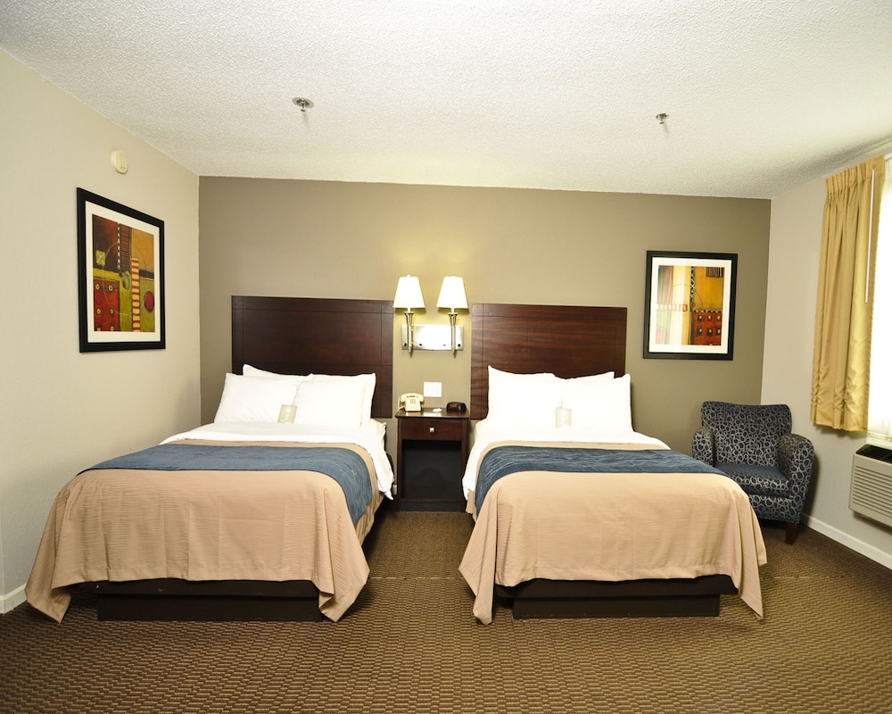DELUXE, 2 DOUBLE BEDS