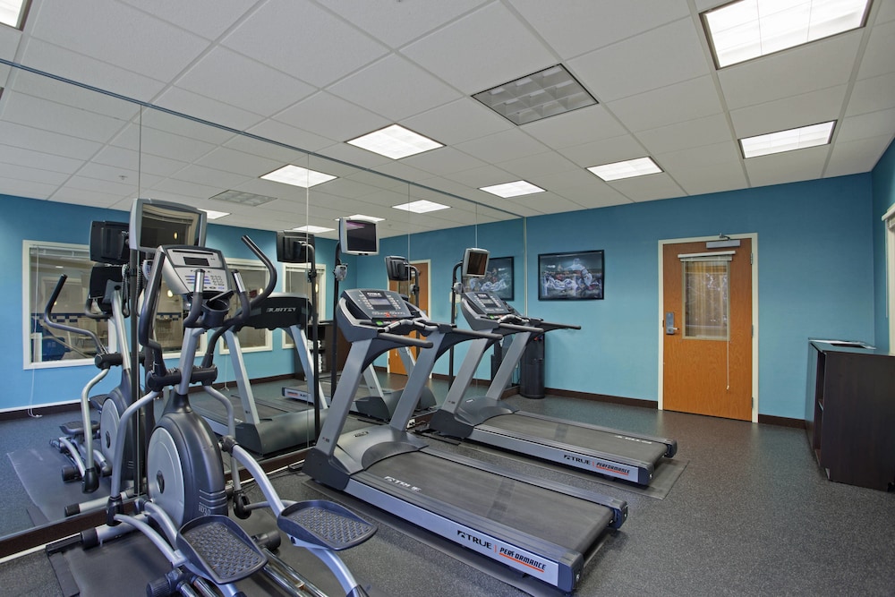 Fairfield Inn & Suites Detroit Metro Airport Romulus 11/22