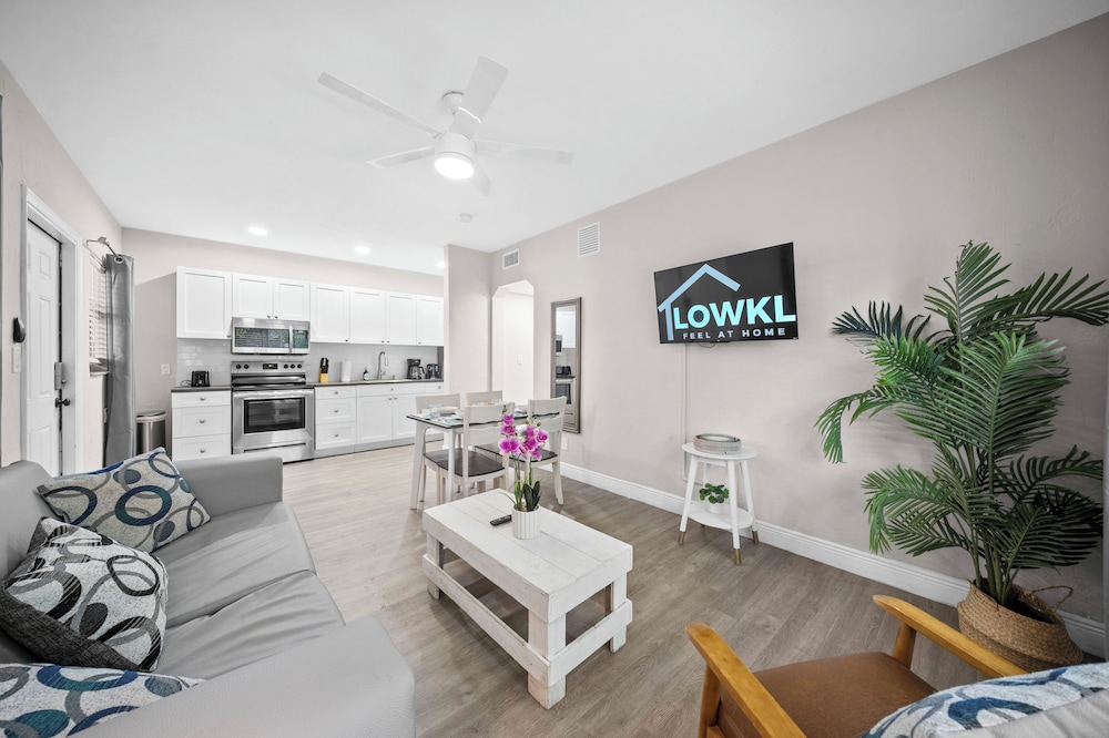 The Leeward Apartments By Lowkl 20/50