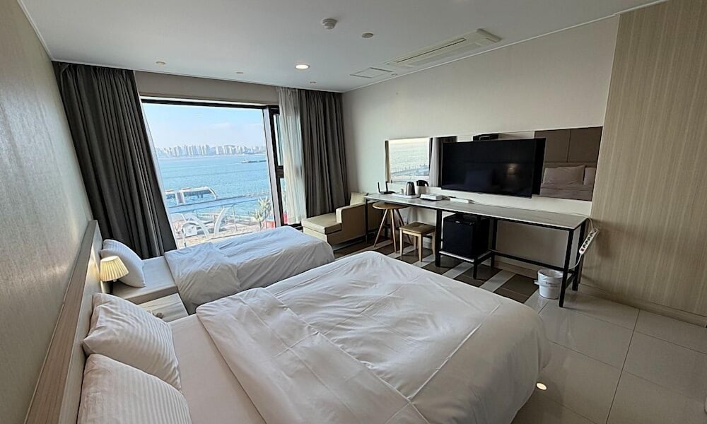 PREMIUM, TWIN BEDS, OCEAN VIEW