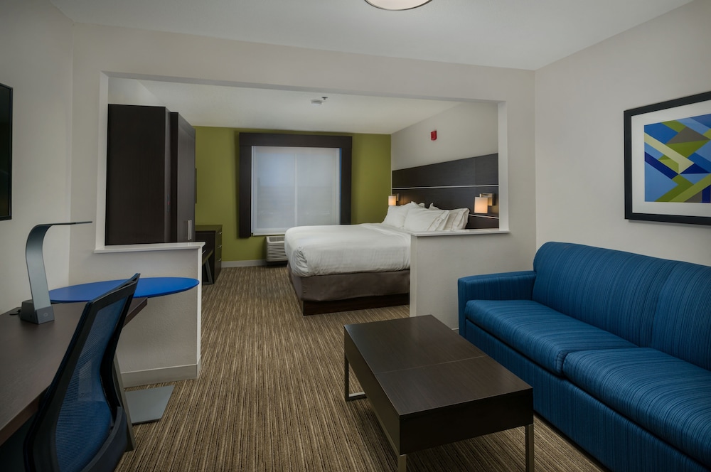 Holiday Inn Express Hotel And Suites Lawrence 35/48