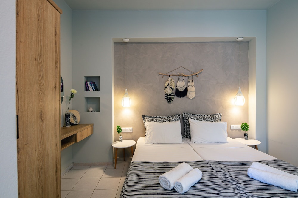 Anthos Apartments 10/56