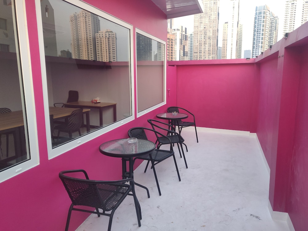 SPARK Hotel - MRT Queen Sirikit 10/16