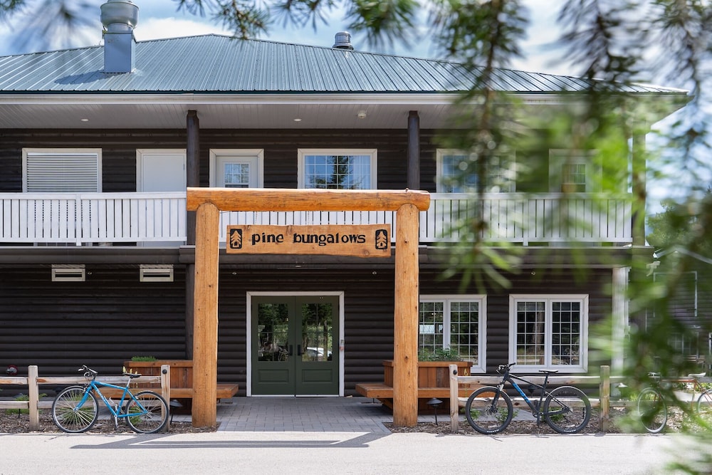 Pine Bungalows 2/50