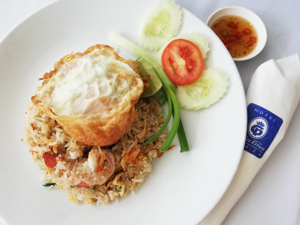 Golden Crown Grand Hotel 24/50