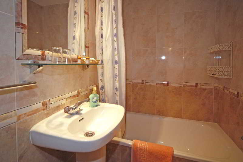 Hostal San Antonio 50/50