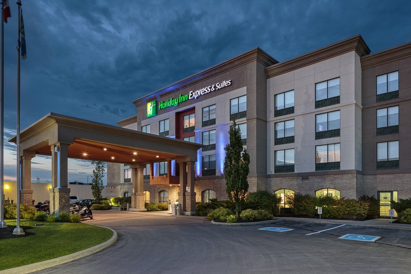 Holiday Inn Express Hotel Suites Belleville 53/54