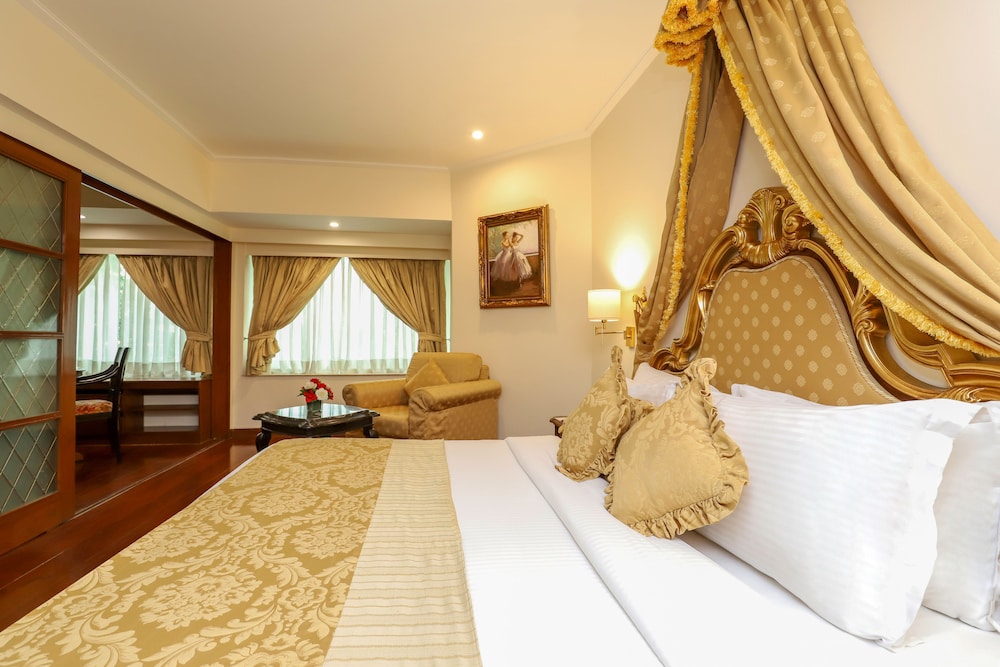 The Royal Plaza New Delhi 16/50