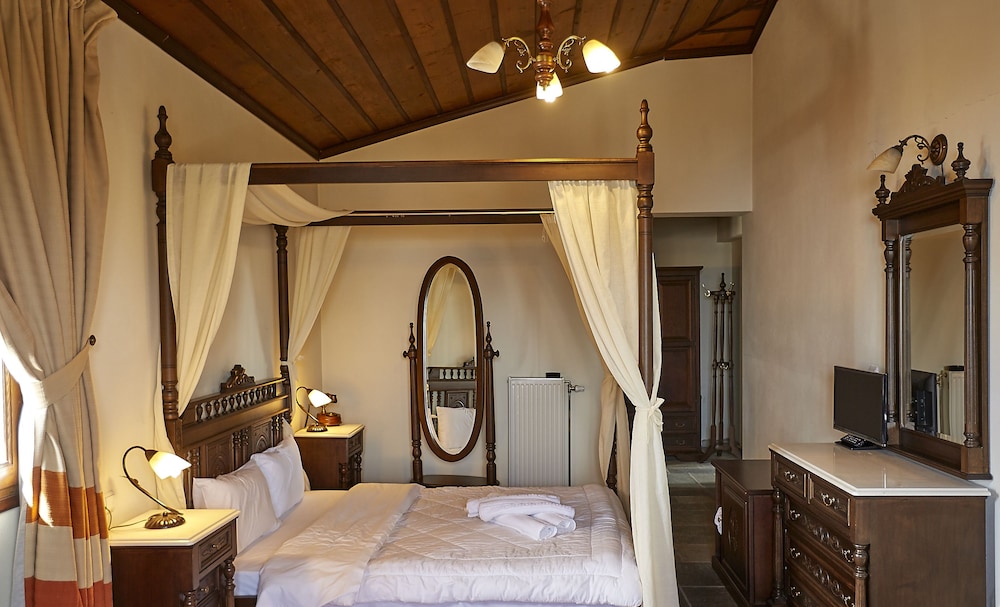 Atrapos Hotel 15/50