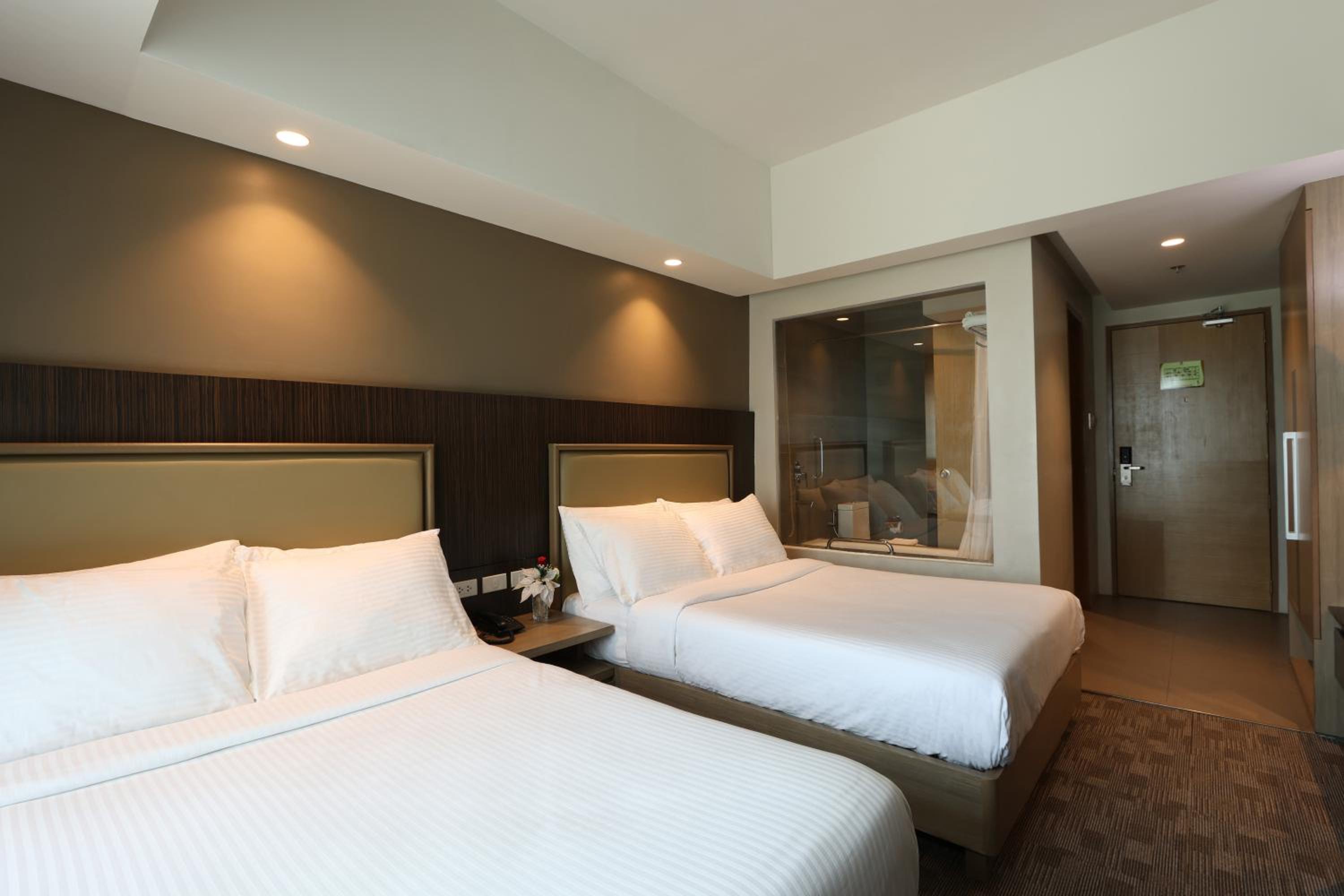 Deluxe, 2 Double Beds, Balcony