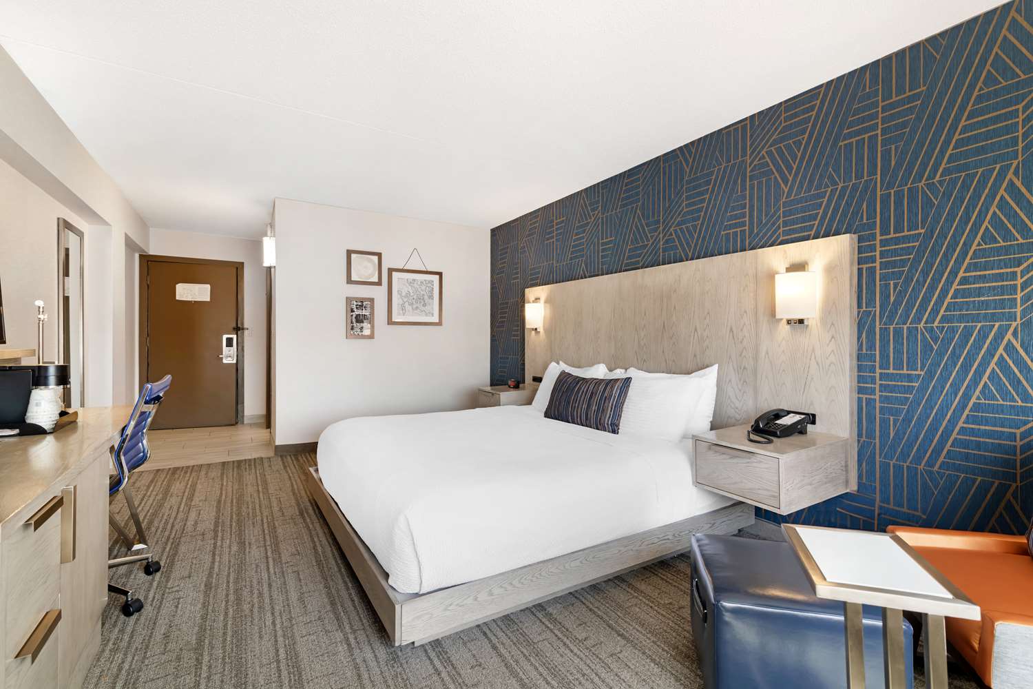 Best Western Plus Landmark Inn 11/43