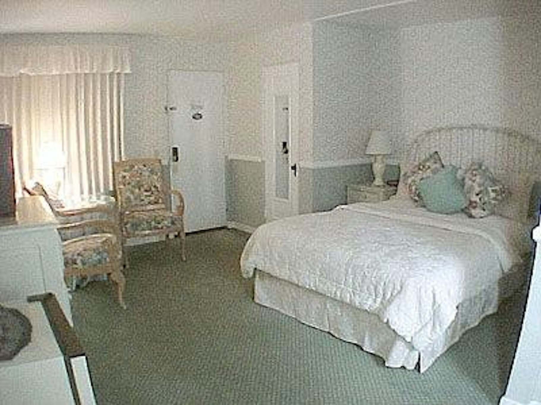 Carmel Green Lantern Inn 4/8