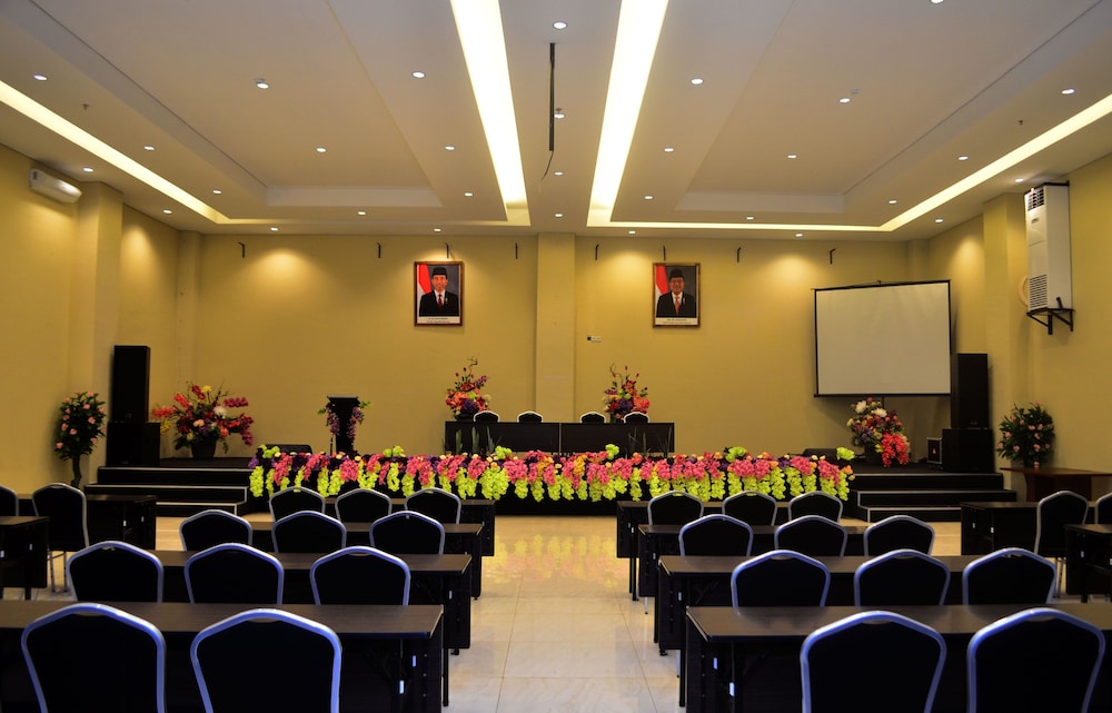 Hotel Neo Eltari Kupang 38/49