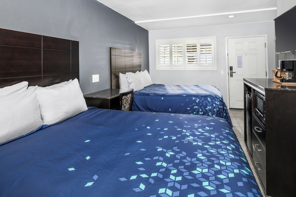 room, 2 double beds