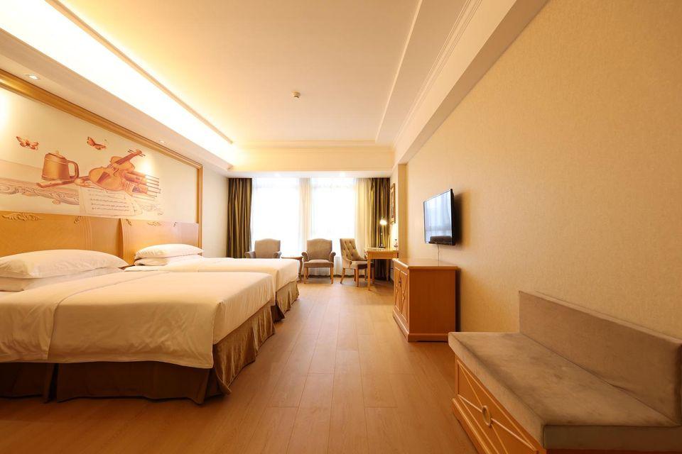 Business, Twin Beds