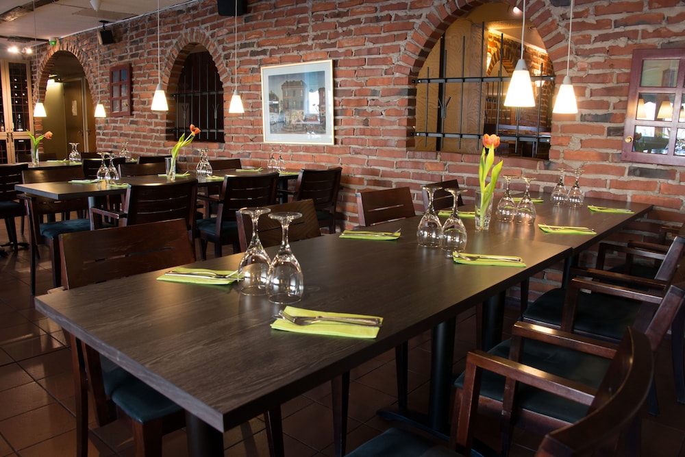 restaurant-cafeteria