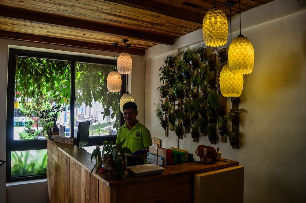 Cabins By Eco Hotel Tagaytay 59/67