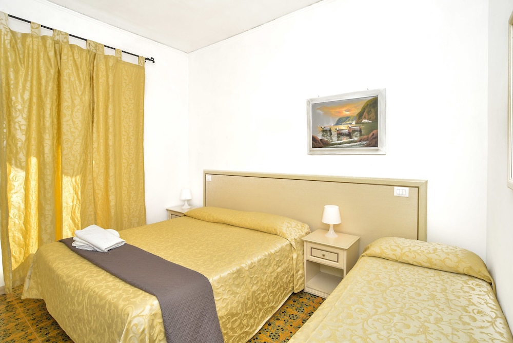 HOTEL VILLA TINA 11/56