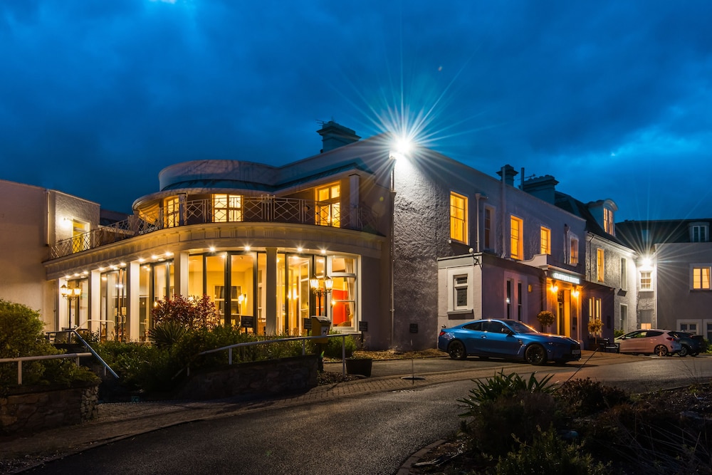 Cliffden Hotel 3/66