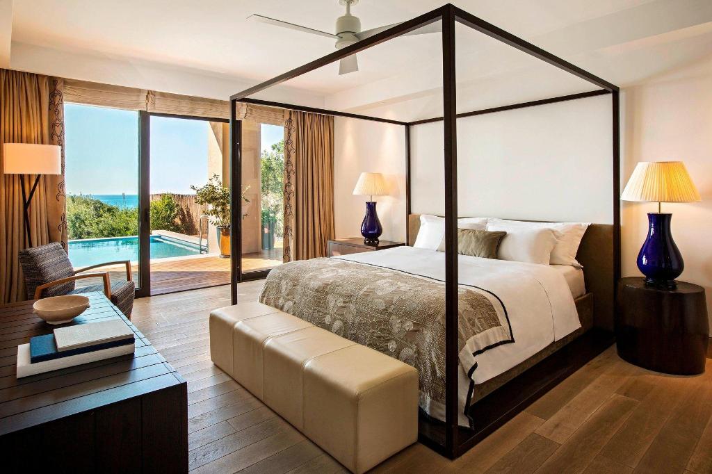 2 Bedrooms, Master, Infinity, Villa, Twin Beds, King Bed, Beach Front, Private Pool