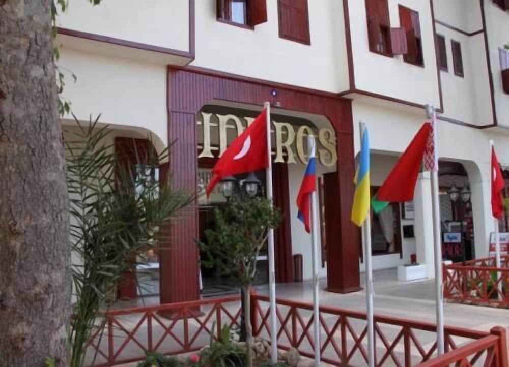 Idyros Hotel 9/50