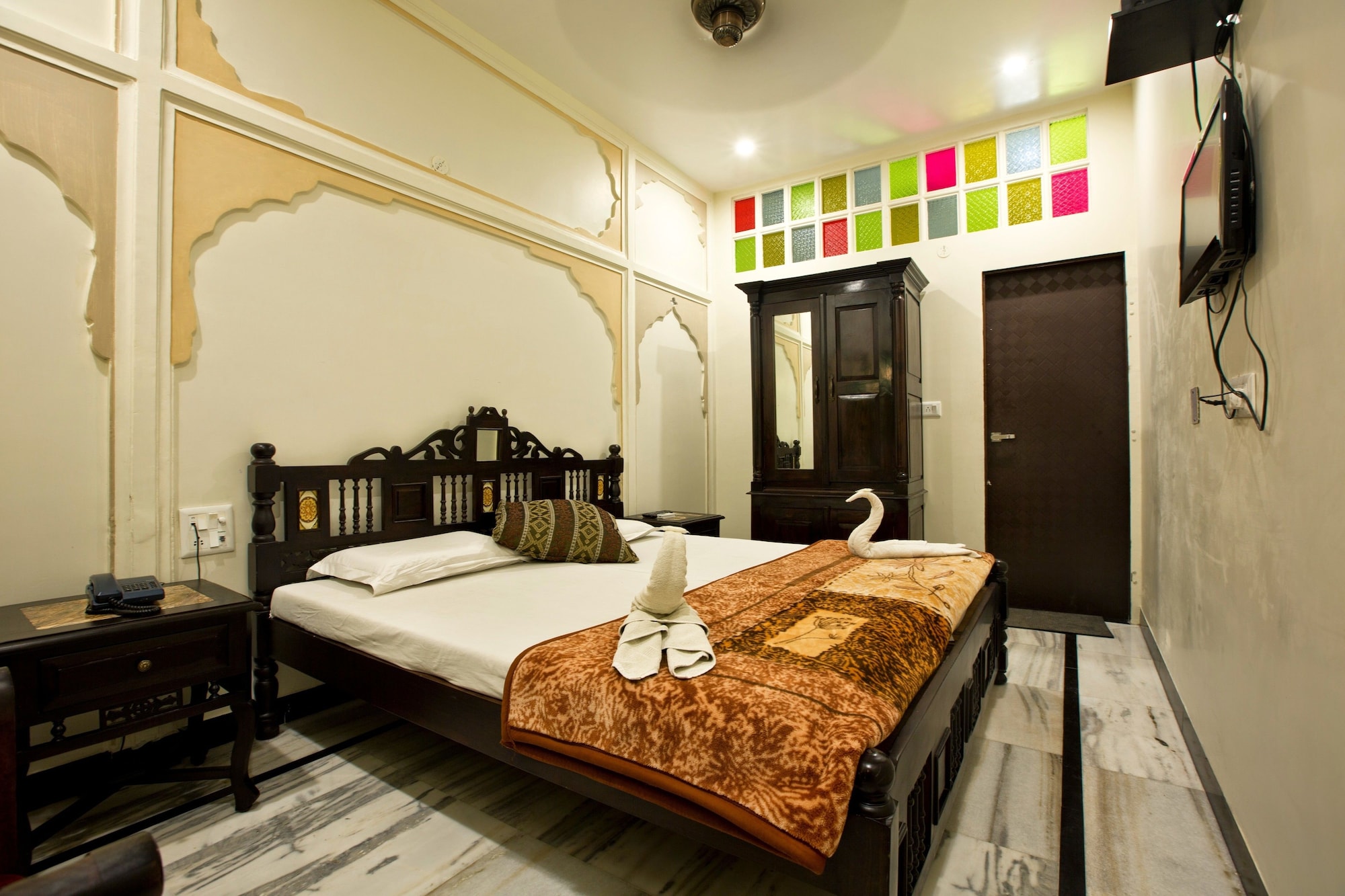ROYAL, DOUBLE BED