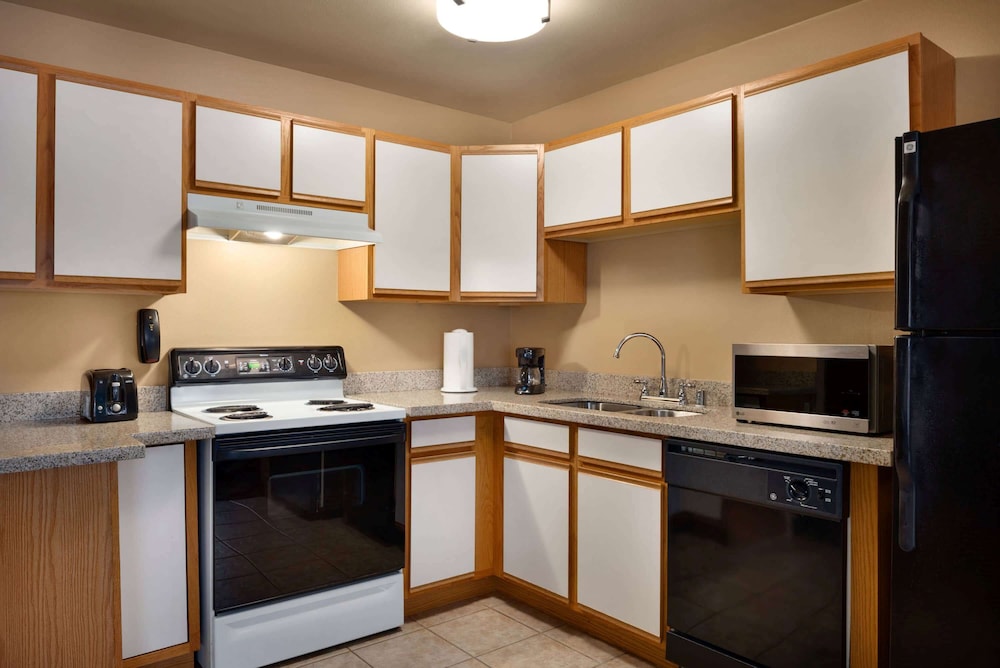 Hawthorn Extended Stay by Wyndham Oak Creek 17/20