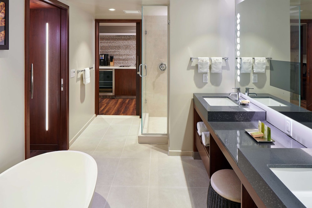 Hokulani Waikiki By Hilton Grand Vacations 25/68
