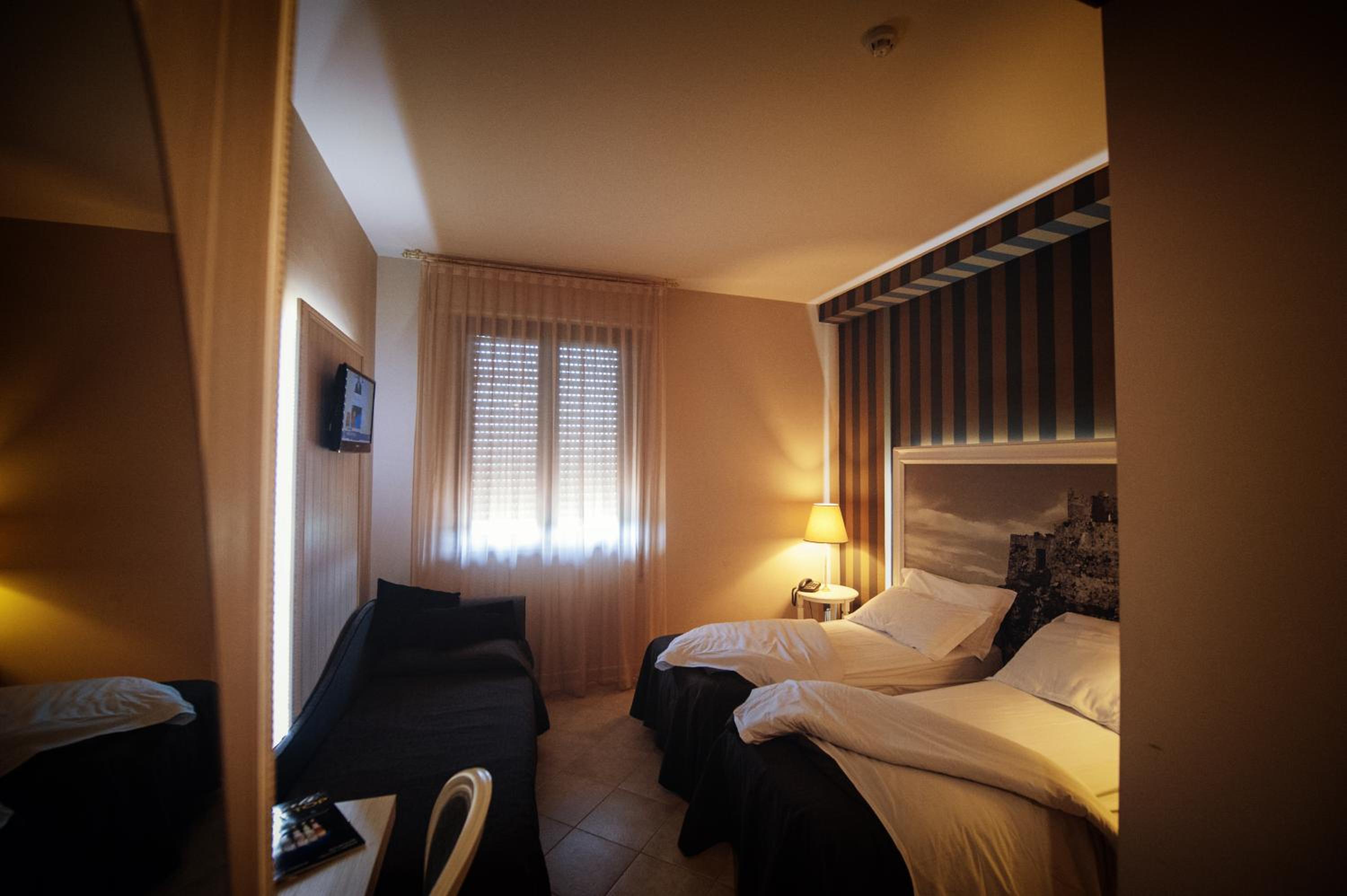 Classic, Double or Twin Bed, with Extra Bed