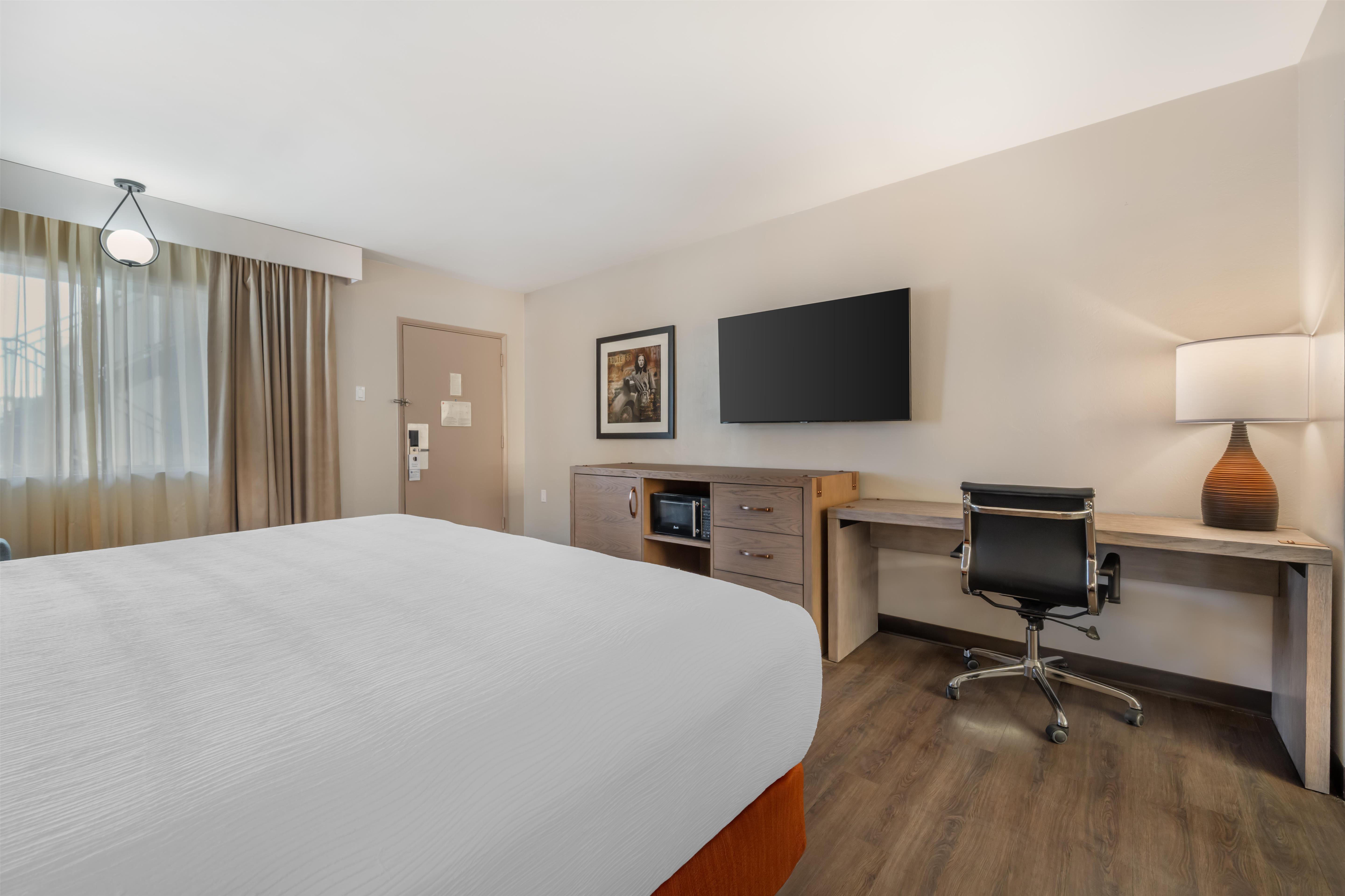 غرفة بسرير مزدوج، Best Western Plus King's Inn & Suites 3/9