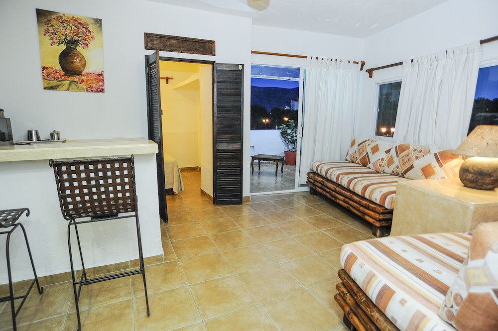 Suites Ixtapa Plaza 37/50