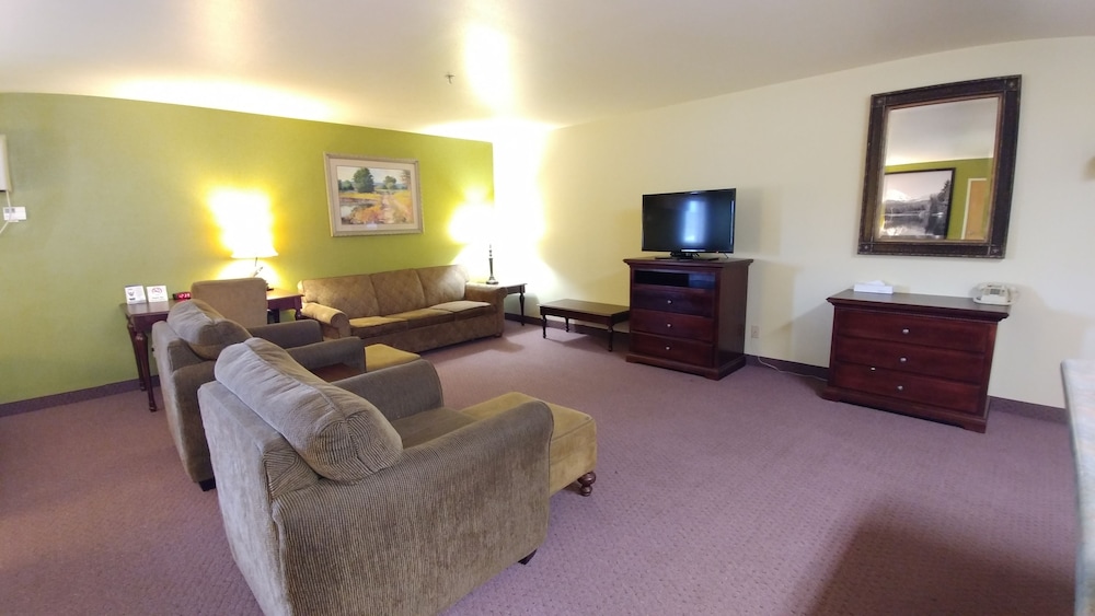 Super 8 By Wyndham Mccall 24/30
