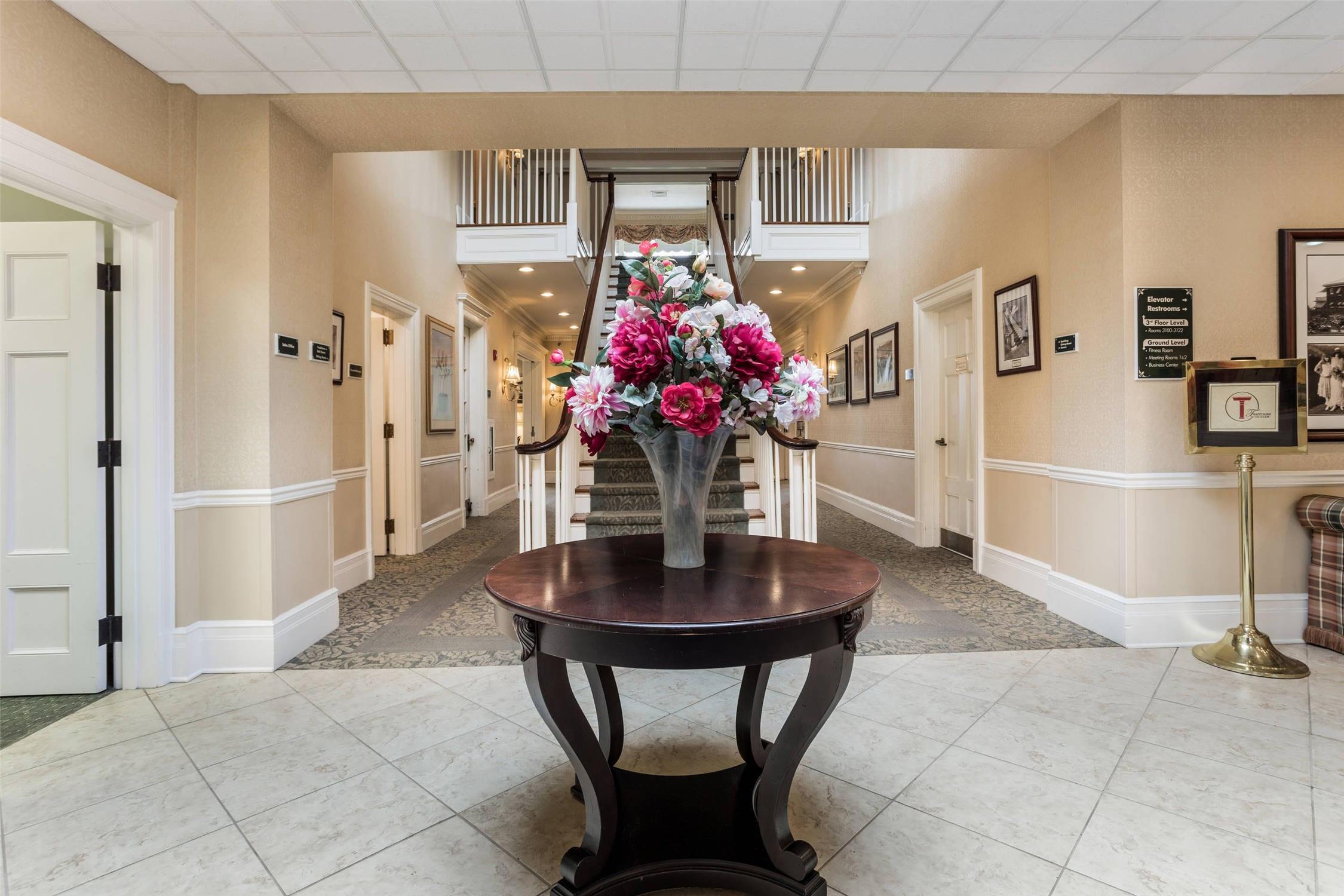 Traditions Hotel Spa Ascend Hotel Collection 3/35