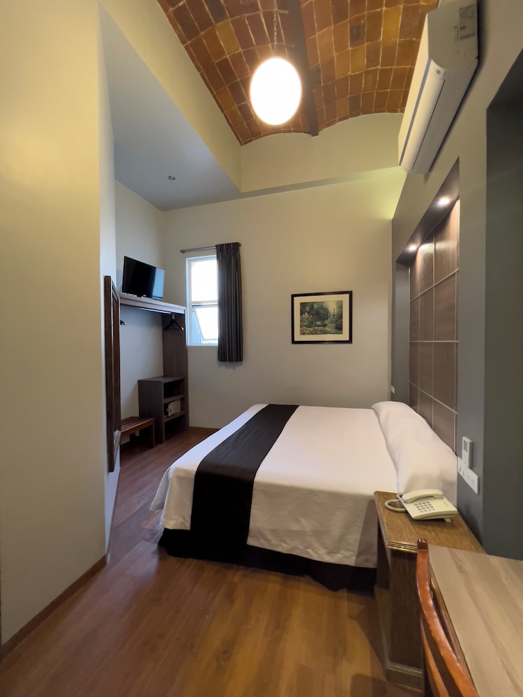 غرفة قياسية بسرير كينج، Hotel Principal 2/5