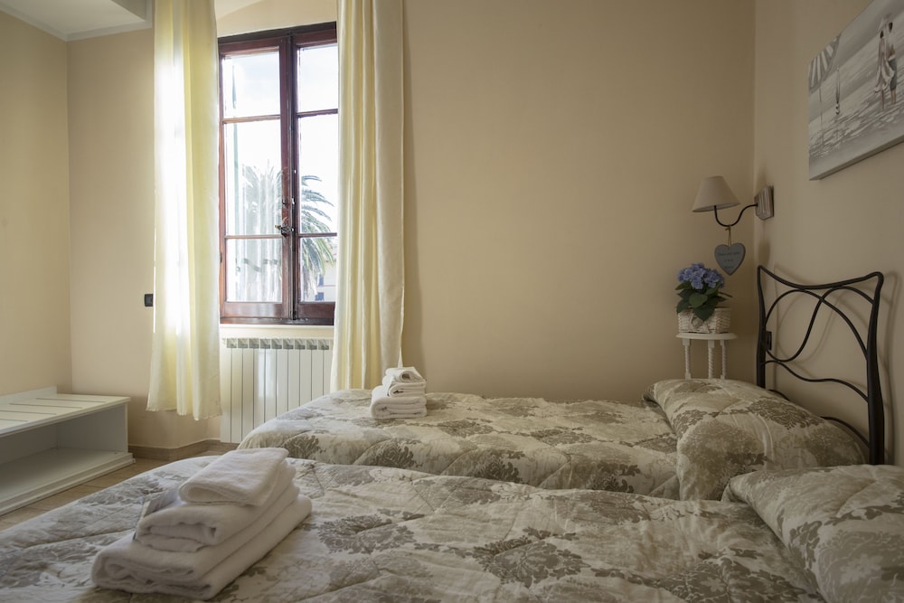 Affittacamere Lunamar 42/80