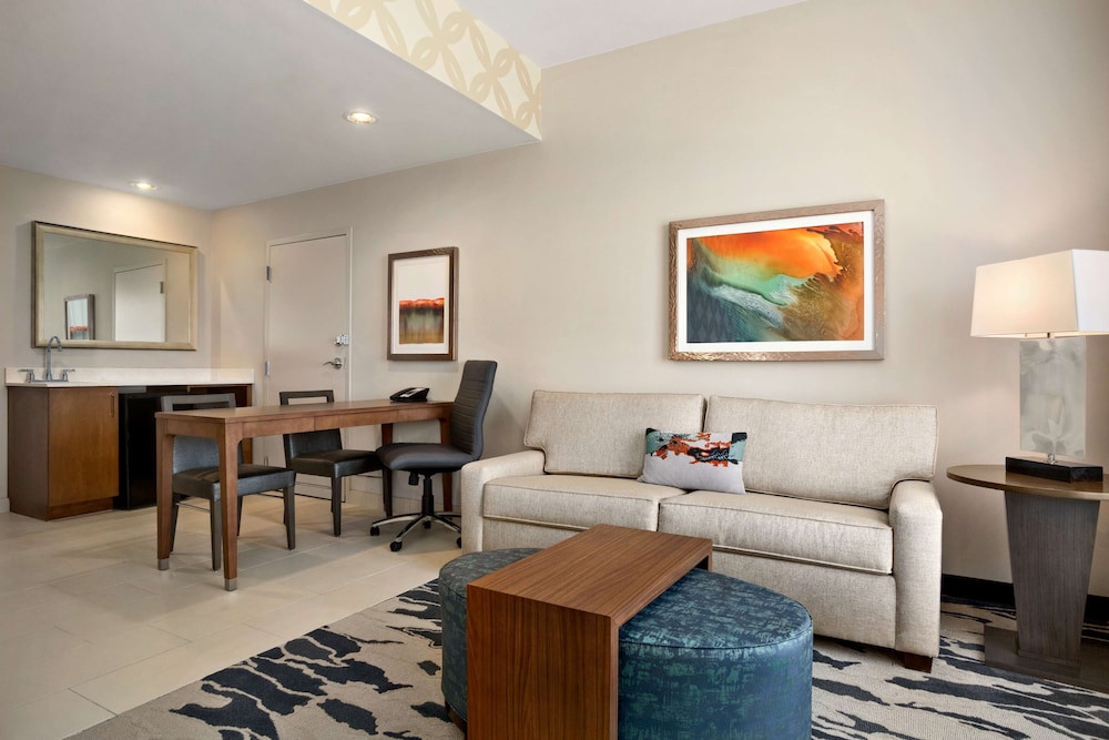 Embassy Suites By Hilton Mcallen Convention Center 38/56