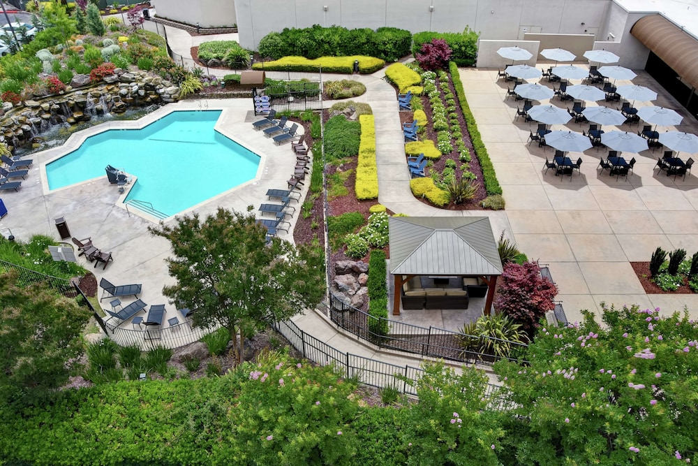 DoubleTree by Hilton Hotel Pleasanton at the Club 5/70