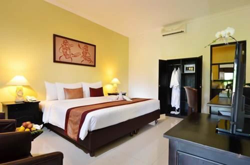 Sarinande Hotel 24/70