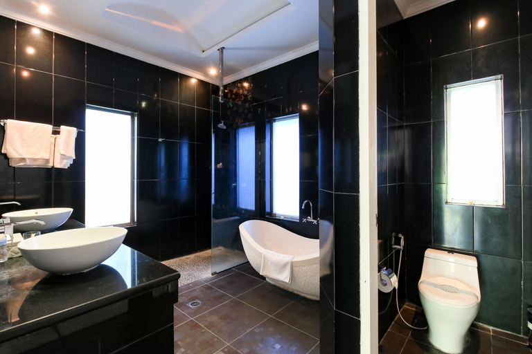3 Bedrooms, Executive, Villa, with Pool