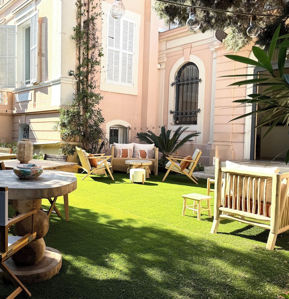 VILLA CLAUDIA(FORMERLY LE VENDOME - VILLA CLAUDIA) 70/77